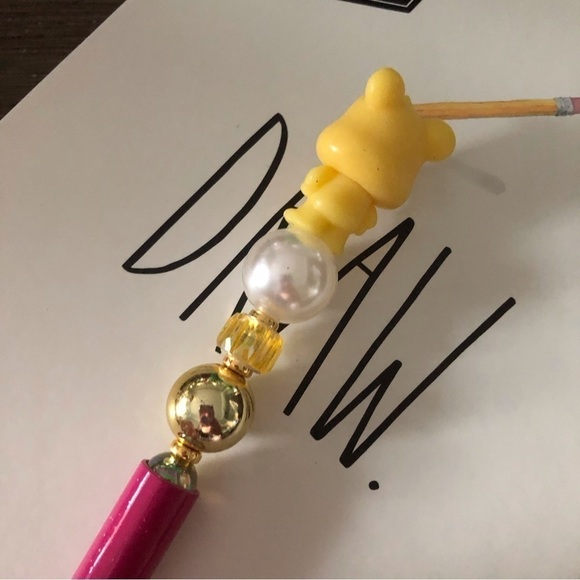 The Care Bears: Superstar Bear handmade beaded pen - Picture 3 of 3